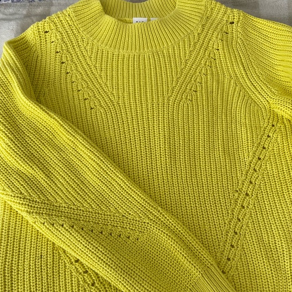 GAP knit sweater , yellow shade NWNT - Picture 12 of 14
